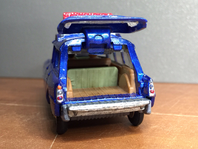 Illustration for article titled French Friday: Citroen Safari by Corgi